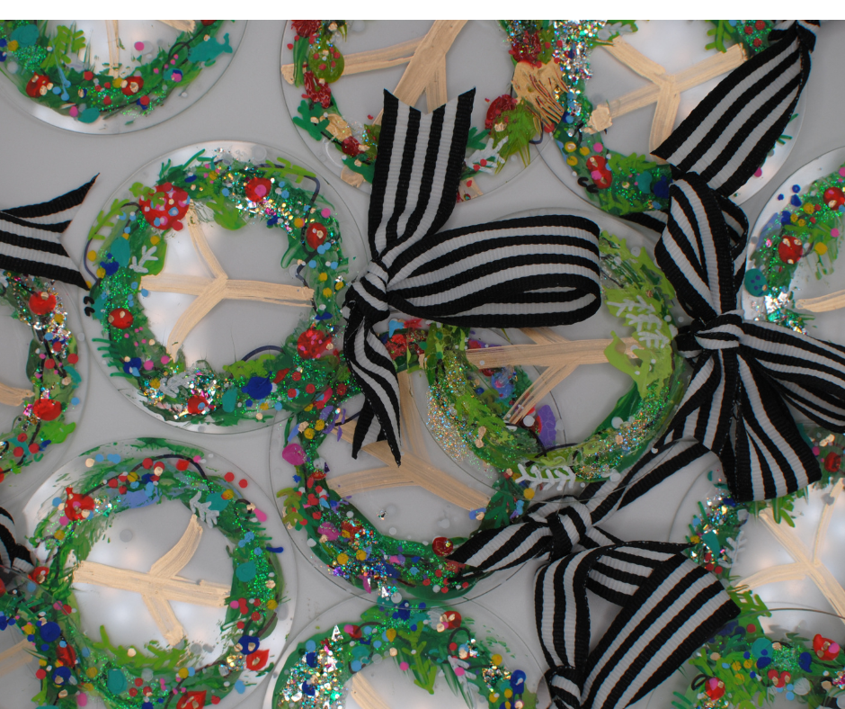 ornament: wreath